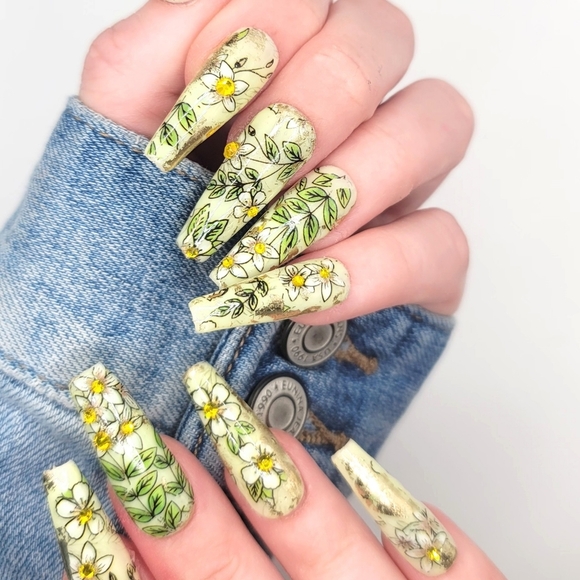 Summer press on nails - Picture 1 of 5